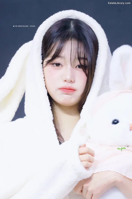 Jang Won-young  장원영 WONYOUNG photo 17 of 5846