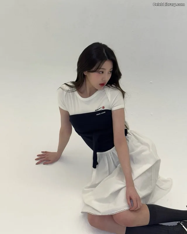 Jang Won-young  장원영 WONYOUNG photo 4 of 5846