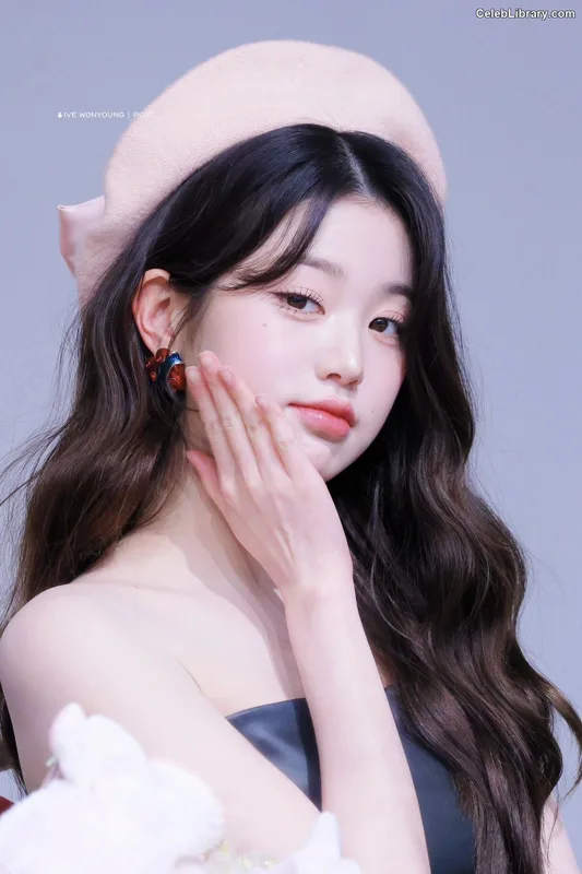 Jang Won-young  장원영 WONYOUNG photo 22 of 5846