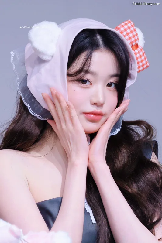 Jang Won-young  장원영 WONYOUNG photo 3 of 5846