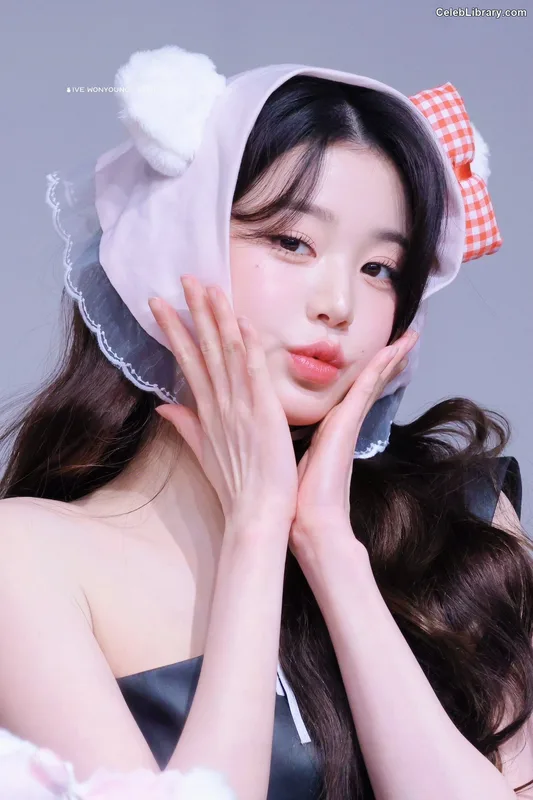 Jang Won-young  장원영 WONYOUNG photo 4 of 5846
