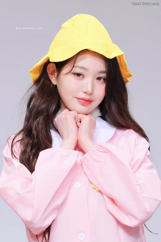 Jang Won-young 장원영 WONYOUNG photo 8 of 5846
