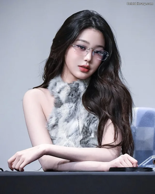 Jang Won-young 장원영 WONYOUNG photo 14 of 5846