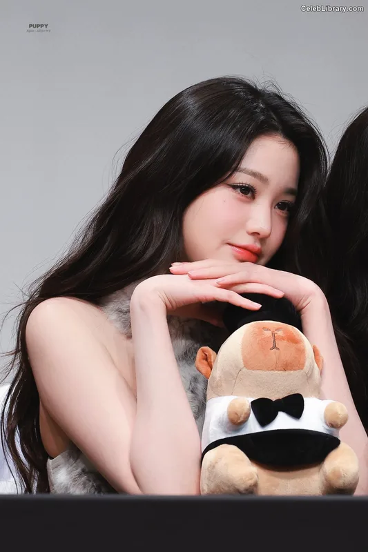 Jang Won-young 장원영 WONYOUNG photo 18 of 5846
