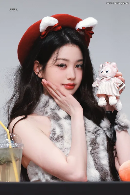Jang Won-young 장원영 WONYOUNG photo 19 of 5846