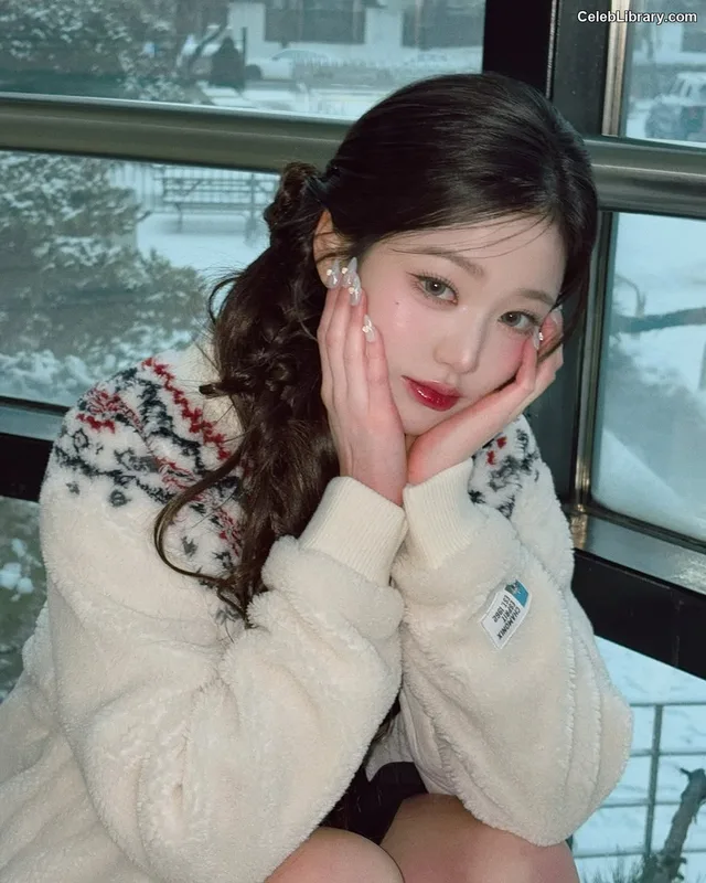 Jang Won-young 장원영 WONYOUNG photo 20 of 5846