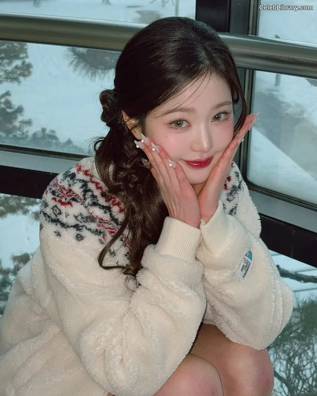 Jang Won-young 장원영 WONYOUNG photo 21 of 5846