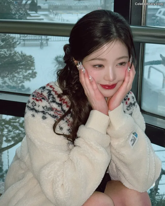 Jang Won-young 장원영 WONYOUNG photo 23 of 5846