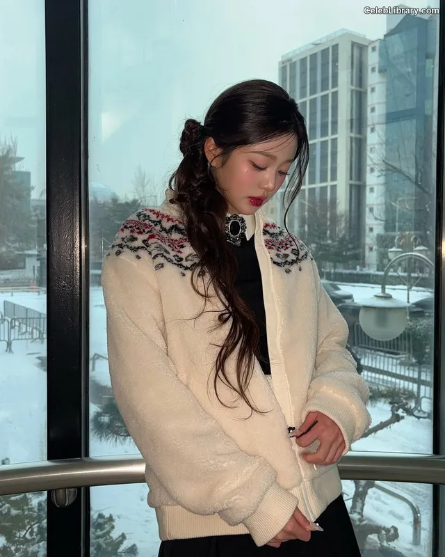 Jang Won-young 장원영 WONYOUNG photo 2 of 5846