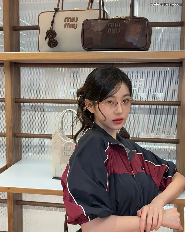 Jang Won-young 장원영 WONYOUNG photo 13 of 5846