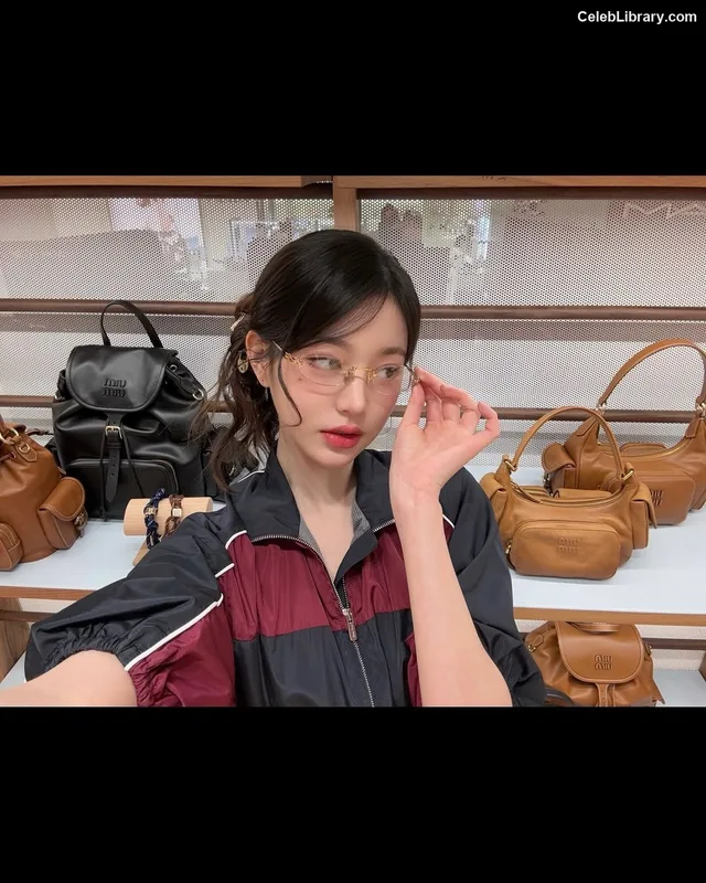 Jang Won-young 장원영 WONYOUNG photo 15 of 5846