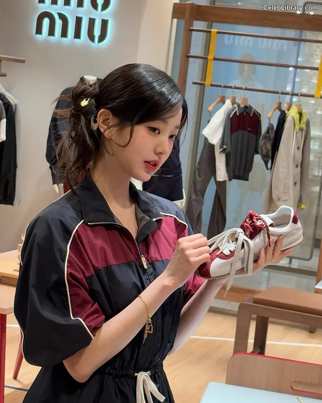 Jang Won-young 장원영 WONYOUNG photo 17 of 5846
