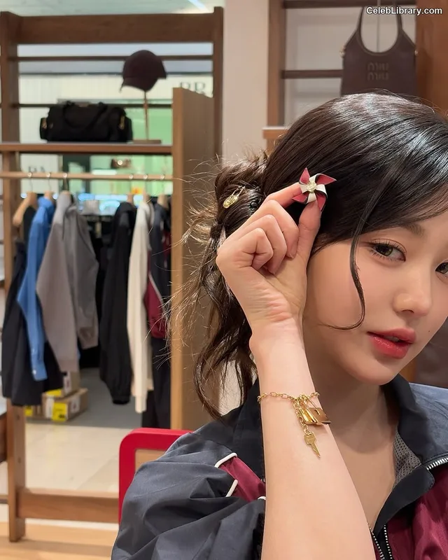 Jang Won-young 장원영 WONYOUNG photo 21 of 5846