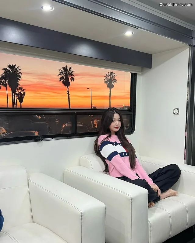 Jang Won-young 장원영 WONYOUNG photo 14 of 5846
