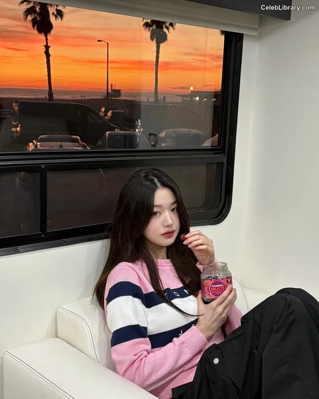 Jang Won-young 장원영 WONYOUNG photo 16 of 5846