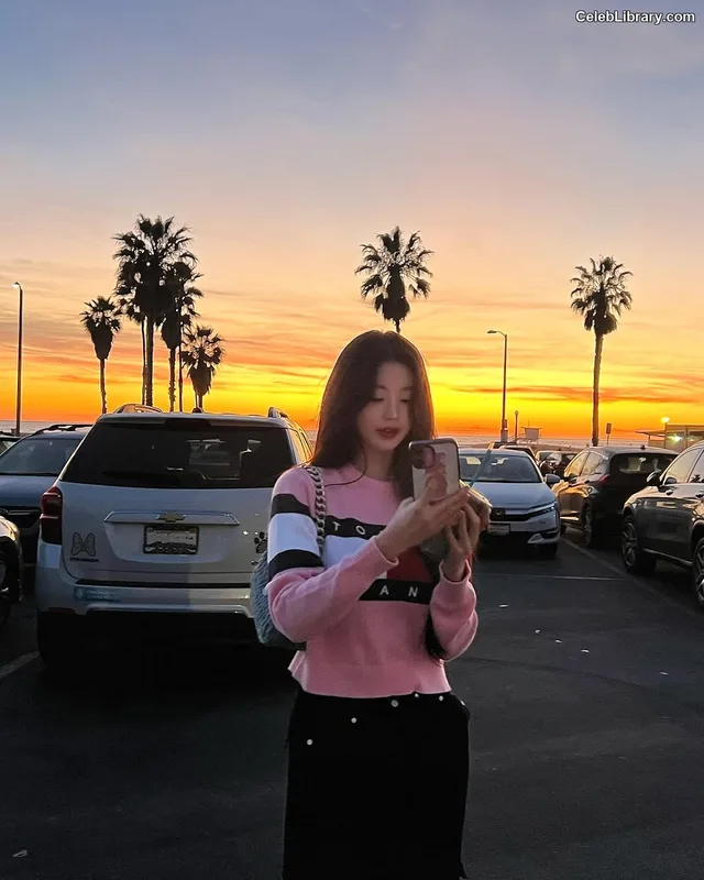 Jang Won-young 장원영 WONYOUNG photo 24 of 5846