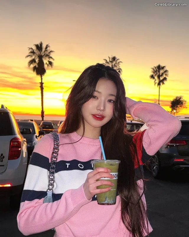 Jang Won-young 장원영 WONYOUNG photo 1 of 5846
