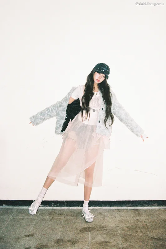Jang Won-young 장원영 WONYOUNG photo 3 of 5846