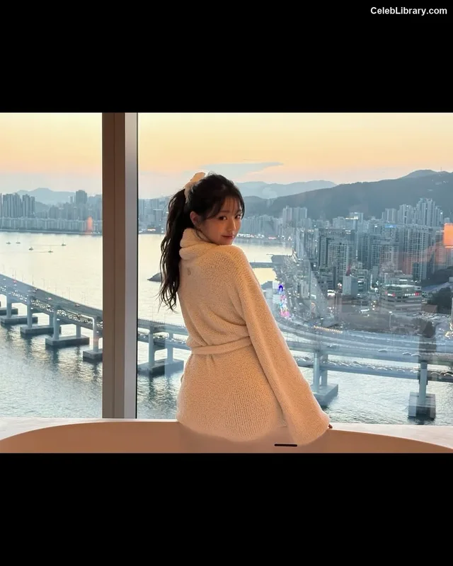 Jang Won-young 장원영 WONYOUNG photo 6 of 5846