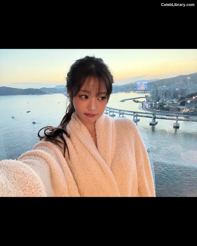 Jang Won-young 장원영 WONYOUNG photo 12 of 5846