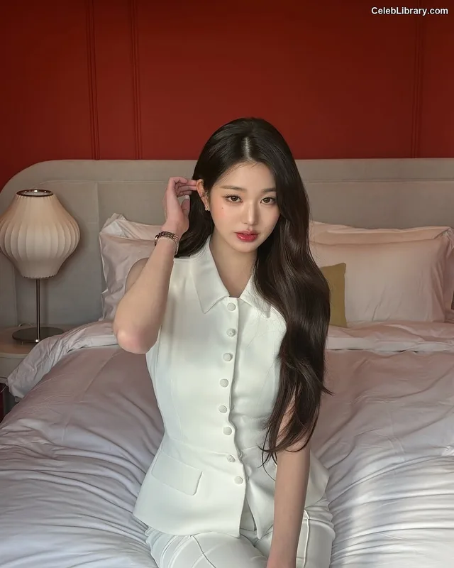 Jang Won-young 장원영 WONYOUNG photo 8 of 5846