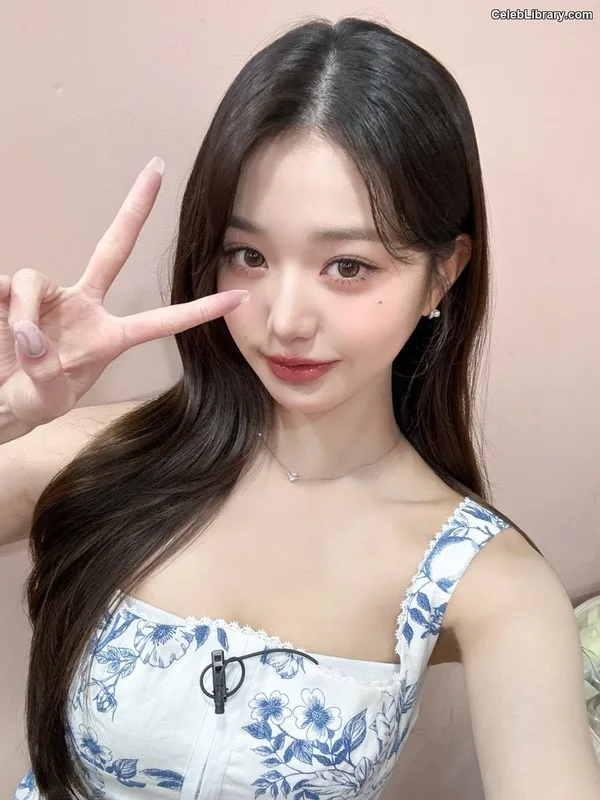 Jang Won-young  장원영 WONYOUNG photo 3 of 5846