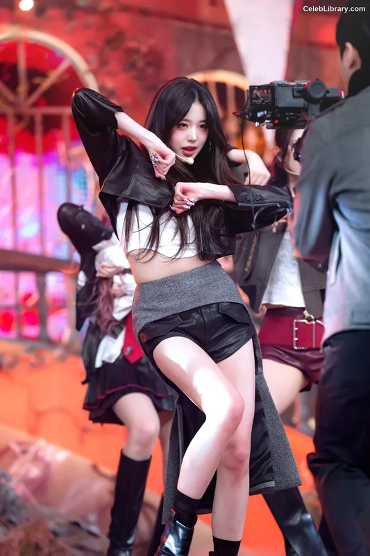 Jang Won-young  장원영 WONYOUNG photo 2 of 5846