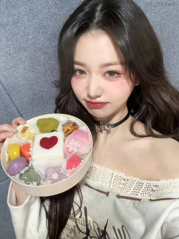 Jang Won-young  장원영 WONYOUNG photo 10 of 5846