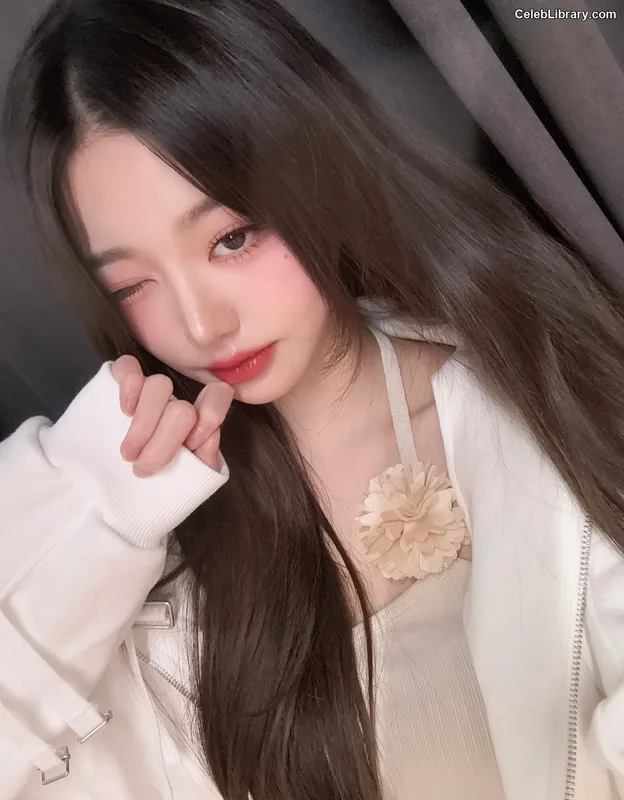 Jang Won-young  장원영 WONYOUNG photo 11 of 5846