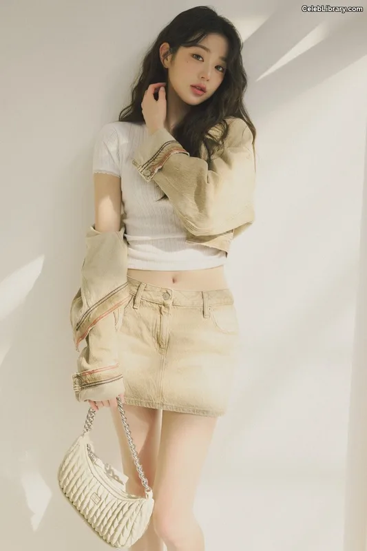 Jang Won-young  장원영 WONYOUNG photo 6 of 5846