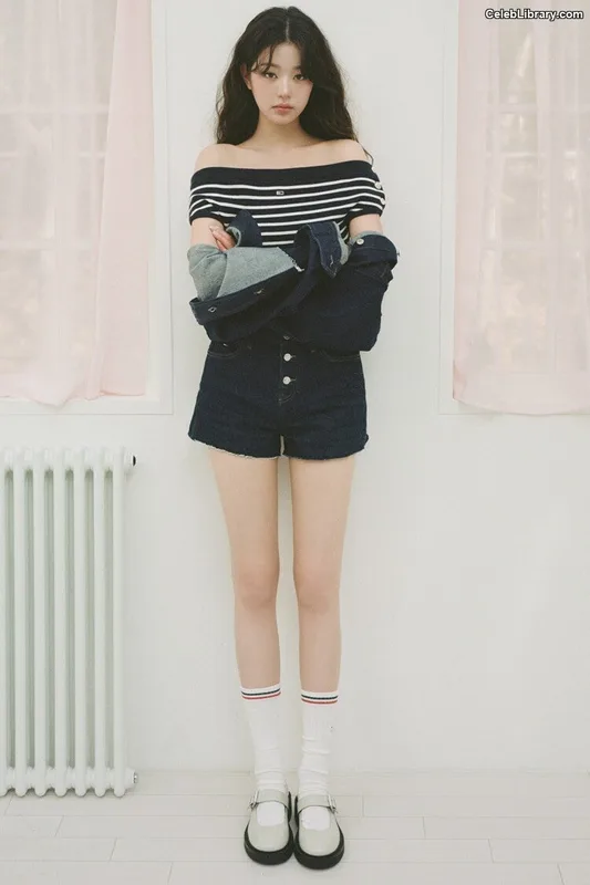 Jang Won-young  장원영 WONYOUNG photo 11 of 5846