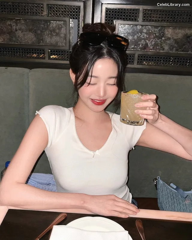 Jang Won-young  장원영 WONYOUNG photo 19 of 5846