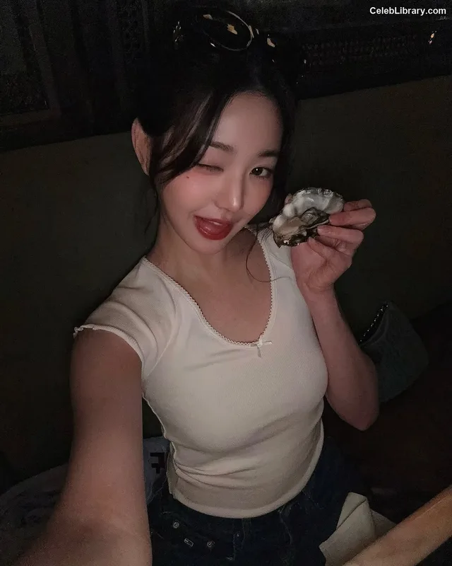 Jang Won-young  장원영 WONYOUNG photo 24 of 5846