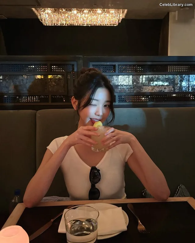 Jang Won-young  장원영 WONYOUNG photo 2 of 5846