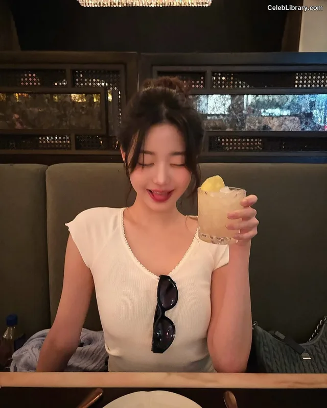 Jang Won-young  장원영 WONYOUNG photo 3 of 5846