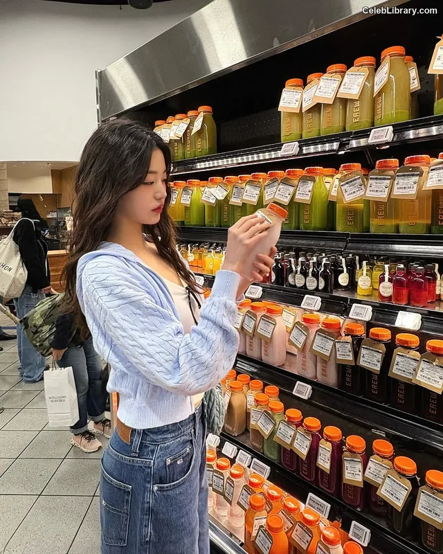 Jang Won-young  장원영 WONYOUNG photo 6 of 5846