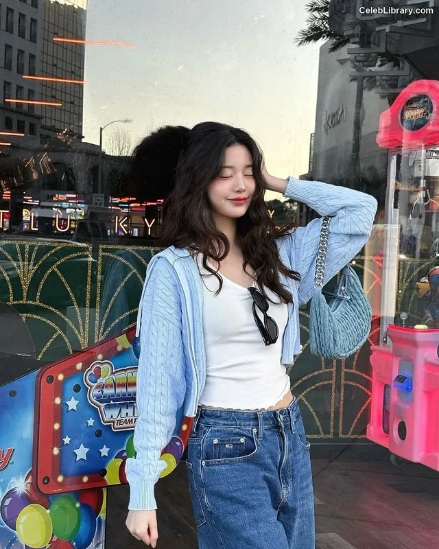 Jang Won-young  장원영 WONYOUNG photo 8 of 5846