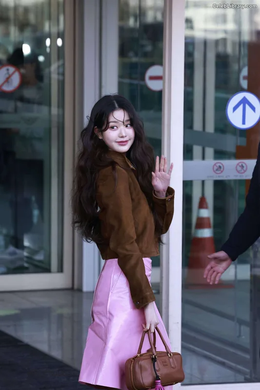 Jang Won-young  장원영 WONYOUNG photo 21 of 5846
