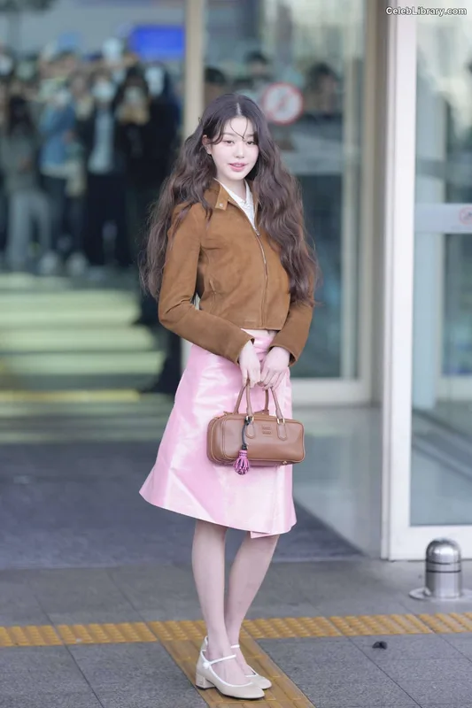 Jang Won-young  장원영 WONYOUNG photo 24 of 5846