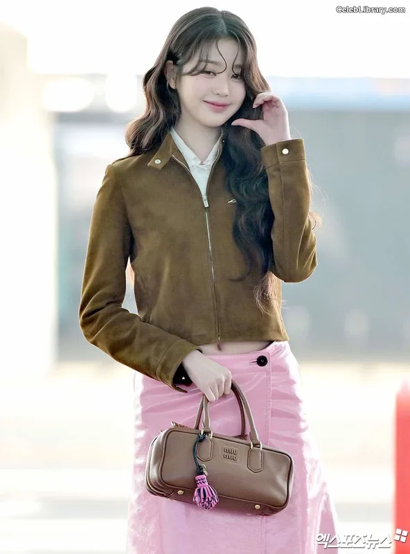 Jang Won-young  장원영 WONYOUNG photo 3 of 5846