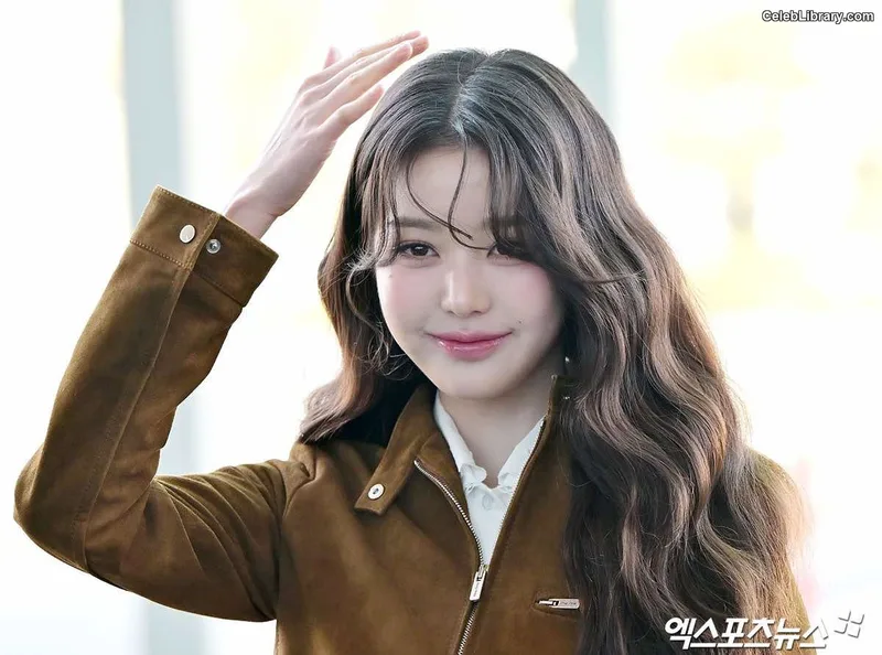 Jang Won-young  장원영 WONYOUNG photo 6 of 5846