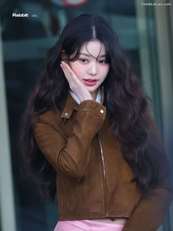 Jang Won-young  장원영 WONYOUNG photo 16 of 5846