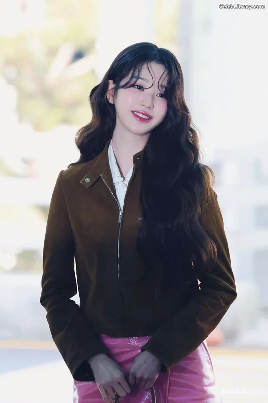 Jang Won-young  장원영 WONYOUNG photo 20 of 5846