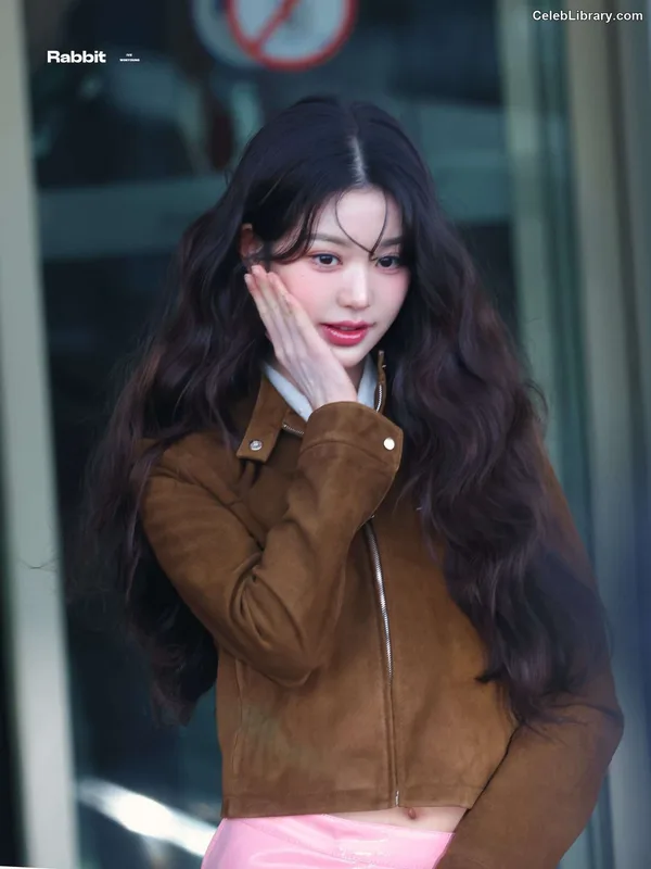Jang Won-young  장원영 WONYOUNG photo 23 of 5846