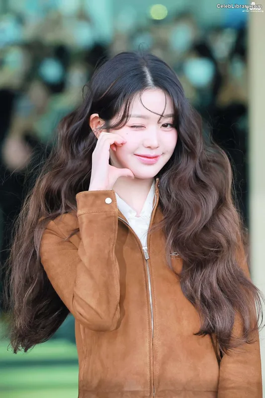 Jang Won-young  장원영 WONYOUNG photo 1 of 5846