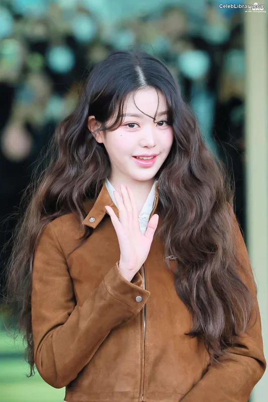 Jang Won-young  장원영 WONYOUNG photo 2 of 5846