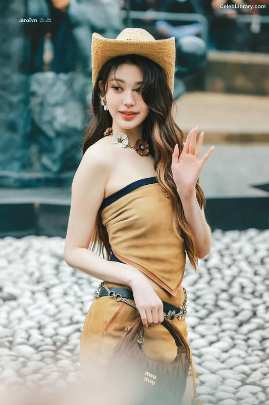 Jang Won-young  장원영 WONYOUNG photo 13 of 5846