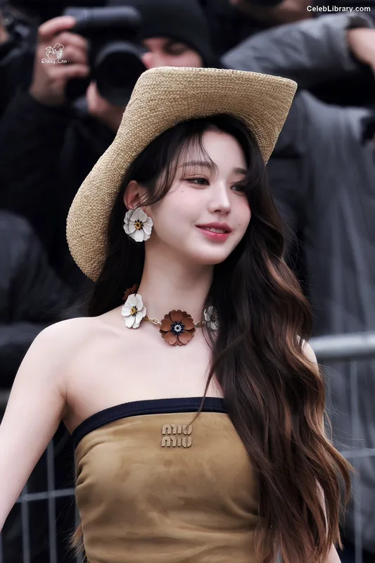 Jang Won-young  장원영 WONYOUNG photo 14 of 5846