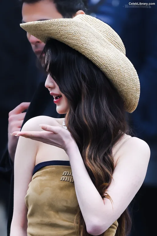 Jang Won-young  장원영 WONYOUNG photo 16 of 5846