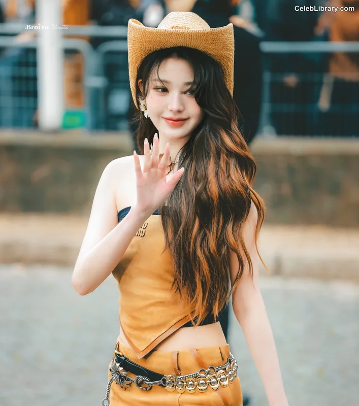 Jang Won-young  장원영 WONYOUNG photo 18 of 5846